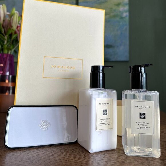 NEW！NWT！Jo Malone Hand & Body Care Collection -English Pear & Freesia Luxury Set - Picture 1 of 6